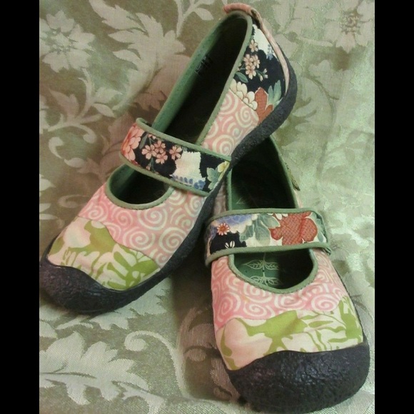Keen Shoes - Keen Mary Janes floral harvest swirl sz 8.5